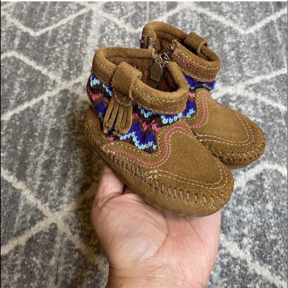 Minnetonka Moccasins Baby Embroidered